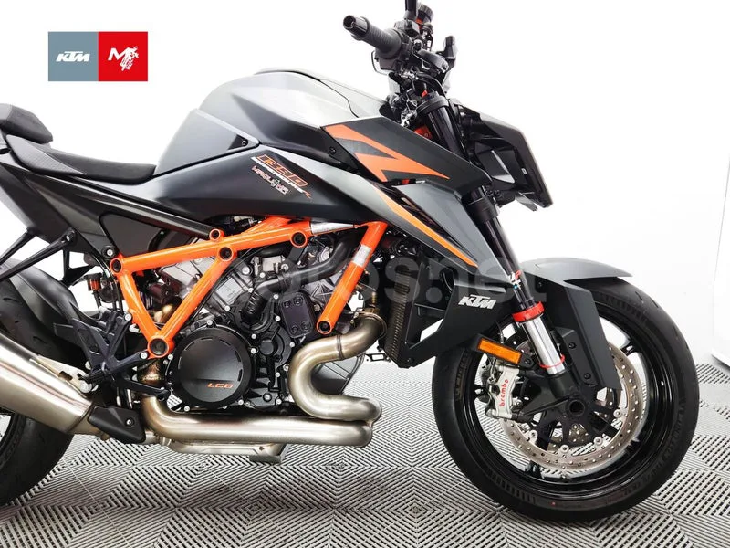 KTM 1390 Super Duke R - Vista 7