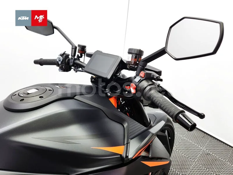 KTM 1390 Super Duke R - Vista 8