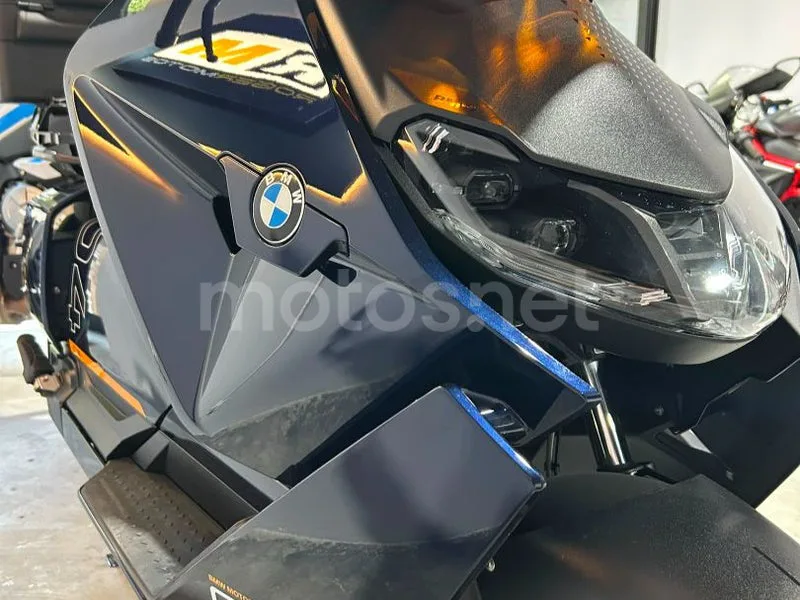 BMW CE 04 - Vista 11