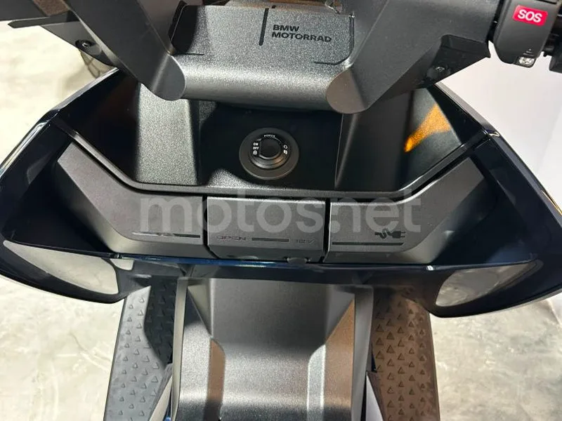 BMW CE 04 - Vista 12