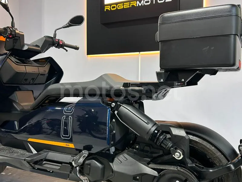 BMW CE 04 - Vista 6