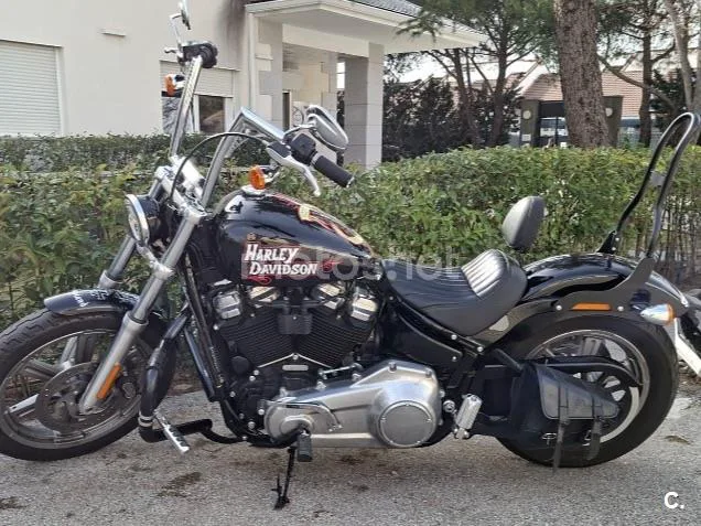 Harley-Davidson Softail Standard - Vista 6