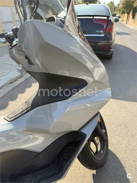 Honda PCX125 - Vista 4