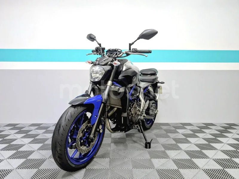 Yamaha MT-07 - Vista 4