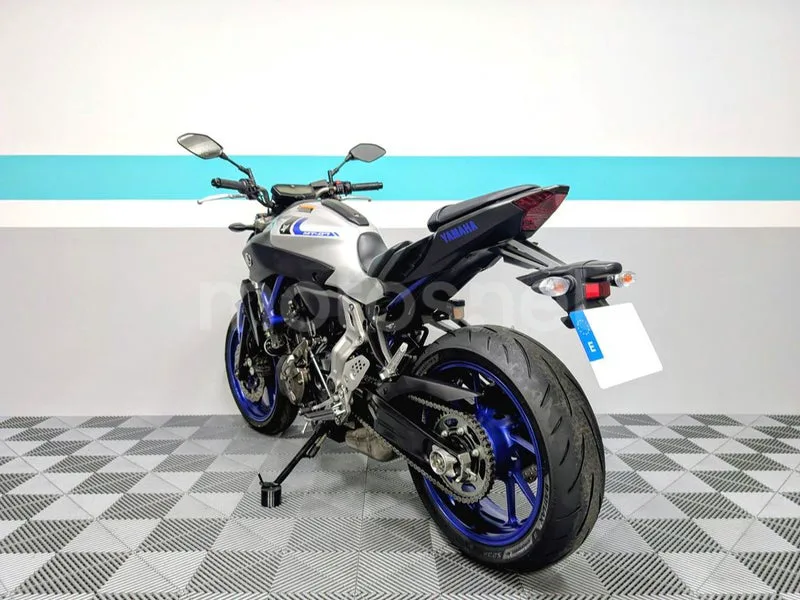 Yamaha MT-07 - Vista 6