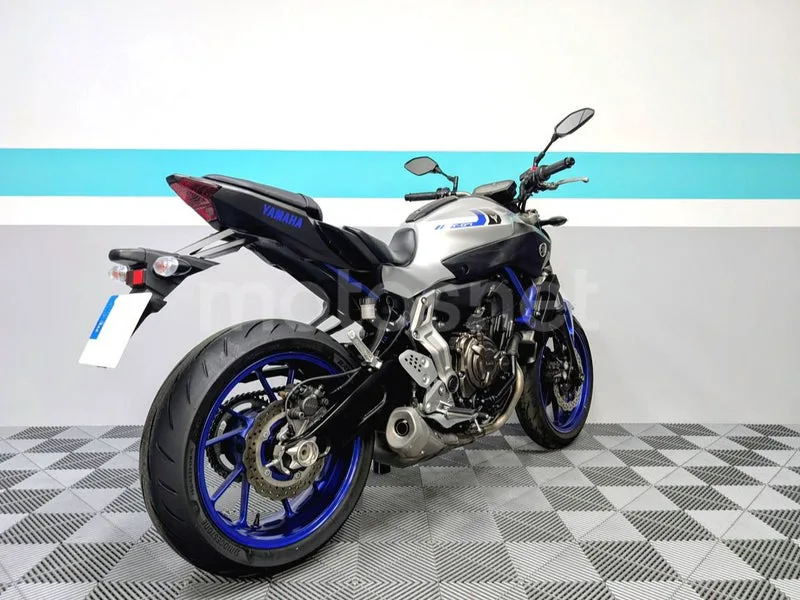 Yamaha MT-07 - Vista 7