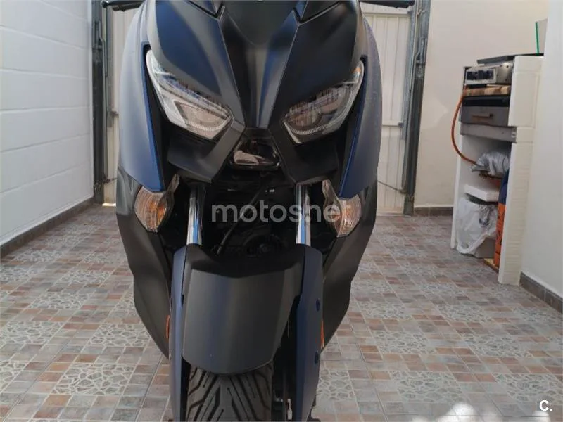 Yamaha XMAX 400 - Vista 4