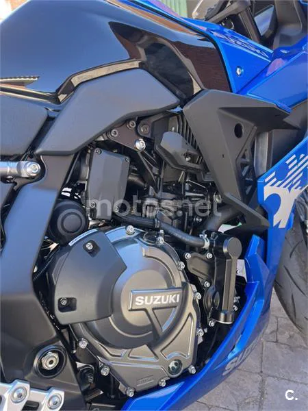 Suzuki GSX-8R - Vista 18