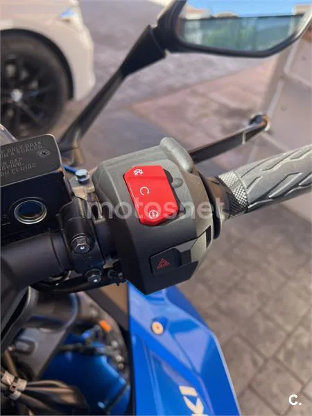 Suzuki GSX-8R - Vista 5