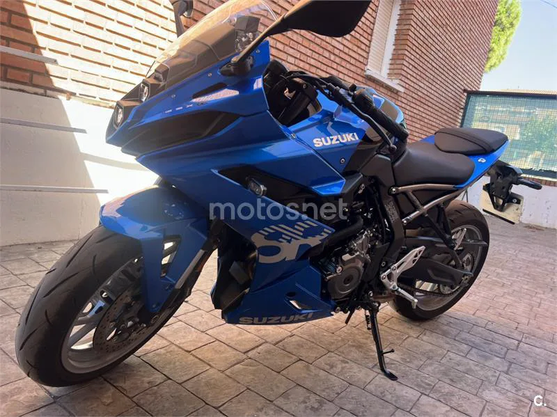 Suzuki GSX-8R - Vista 8
