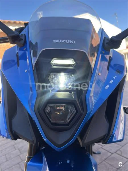 Suzuki GSX-8R - Vista 10