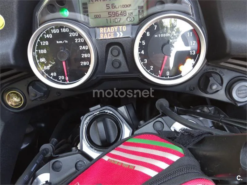 Kawasaki 1400GTR - Vista 11