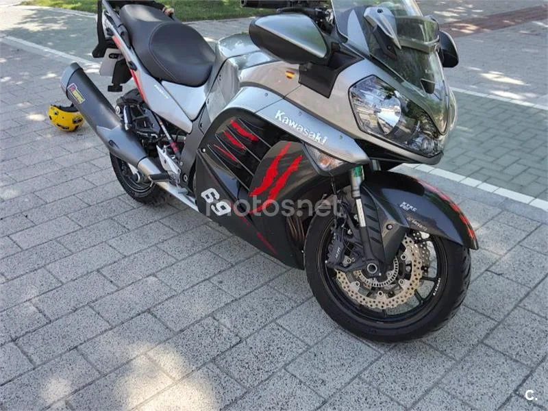 Kawasaki 1400GTR - Vista 13