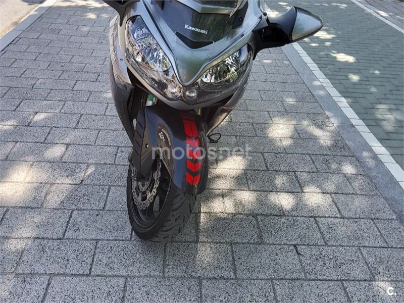 Kawasaki 1400GTR - Vista 15