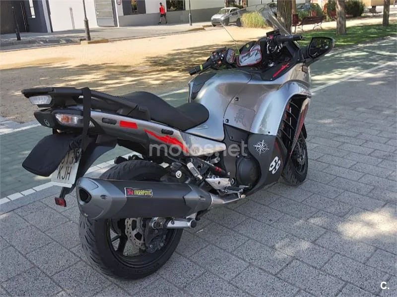 Kawasaki 1400GTR - Vista 17