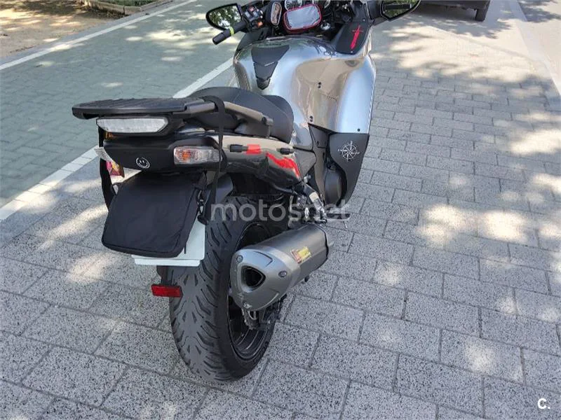 Kawasaki 1400GTR - Vista 18