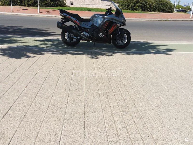 Kawasaki 1400GTR - Vista 4