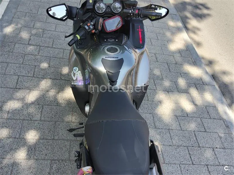 Kawasaki 1400GTR - Vista 8