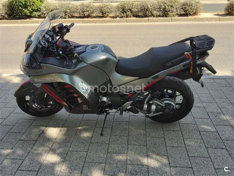 Kawasaki 1400GTR - Vista 10
