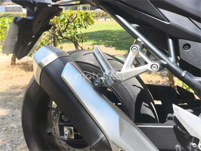 Honda CB750 Hornet - Vista 5