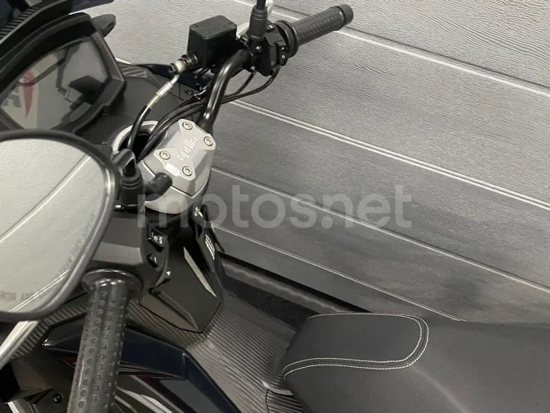 Aprilia SR GT 125 - Vista 12