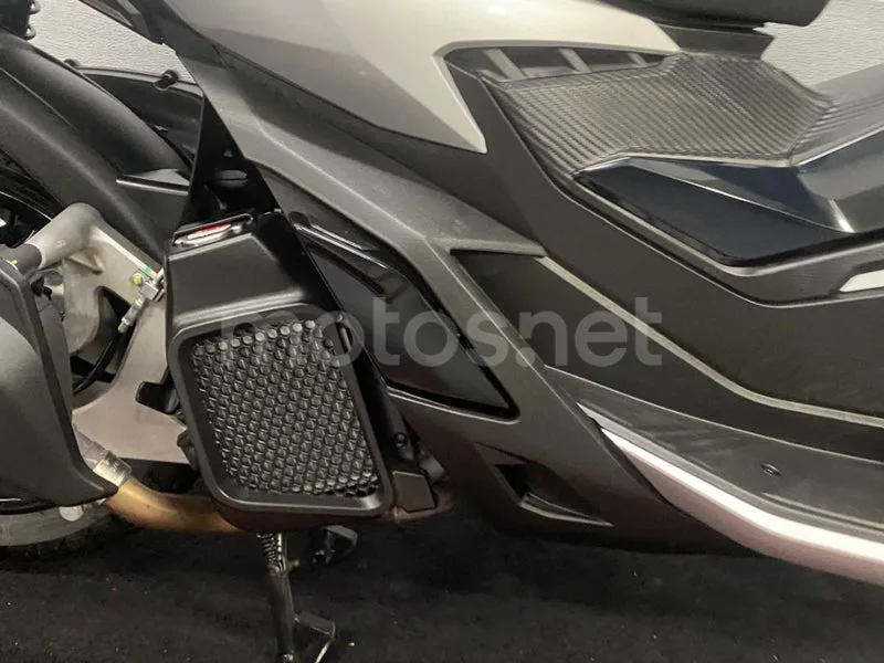 Aprilia SR GT 125 - Vista 5