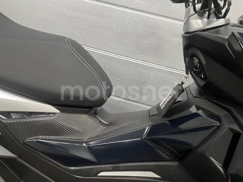Aprilia SR GT 125 - Vista 6