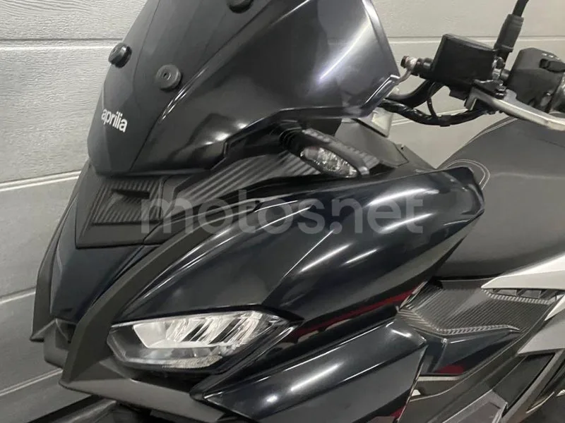 Aprilia SR GT 125 - Vista 10