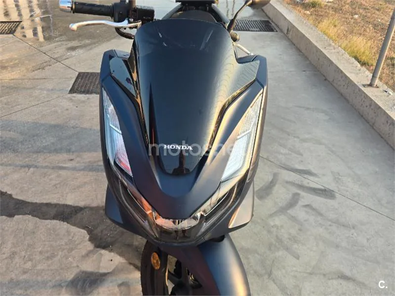 Honda PCX125 - Vista 6