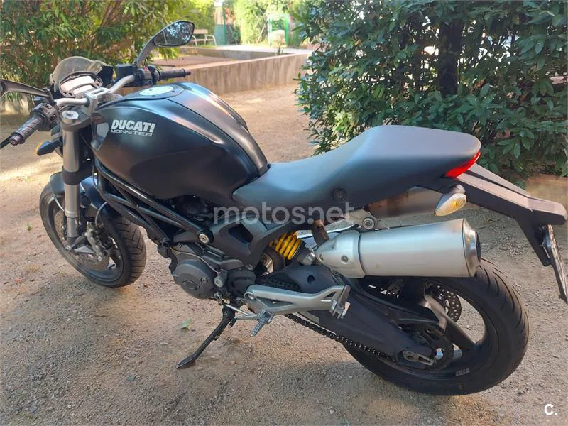 Ducati Monster 696 - Vista 3