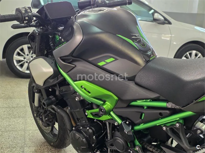Kawasaki Z900 - Vista 9