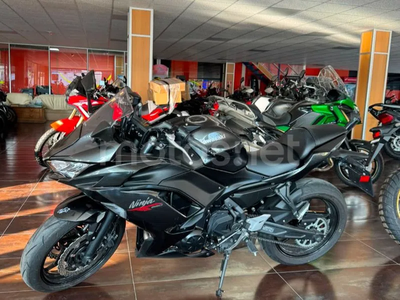 Kawasaki Ninja 650 - Vista 3