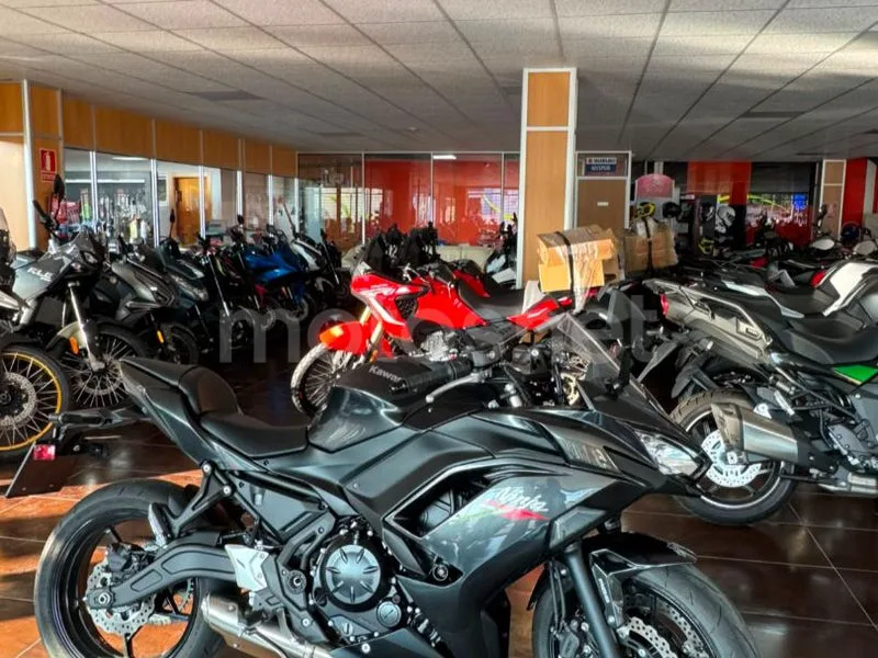 Kawasaki Ninja 650 - Vista 7