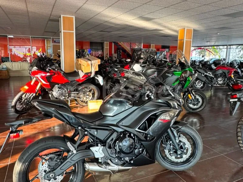 Kawasaki Ninja 650 - Vista 8