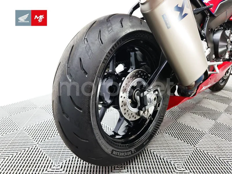 Honda CBR1000RR-R Fireblade - Vista 13