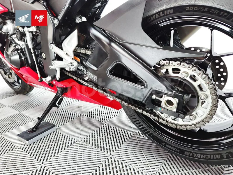 Honda CBR1000RR-R Fireblade - Vista 23