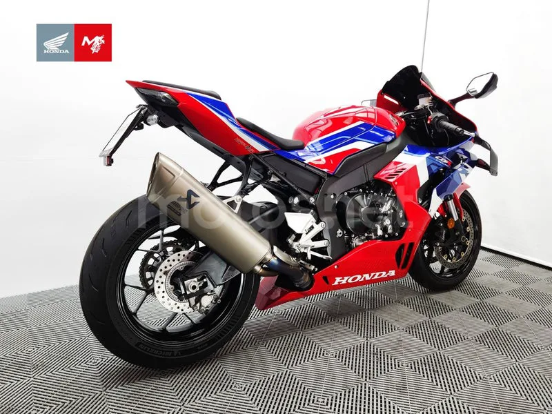 Honda CBR1000RR-R Fireblade - Vista 4