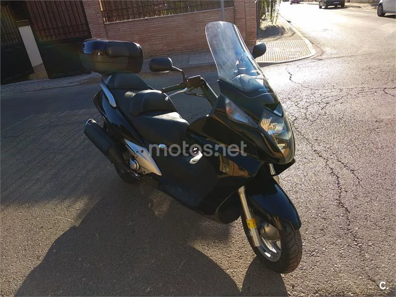 Honda Silver Wing 600 - Vista 6
