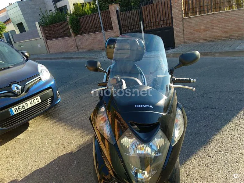 Honda Silver Wing 600 - Vista 7