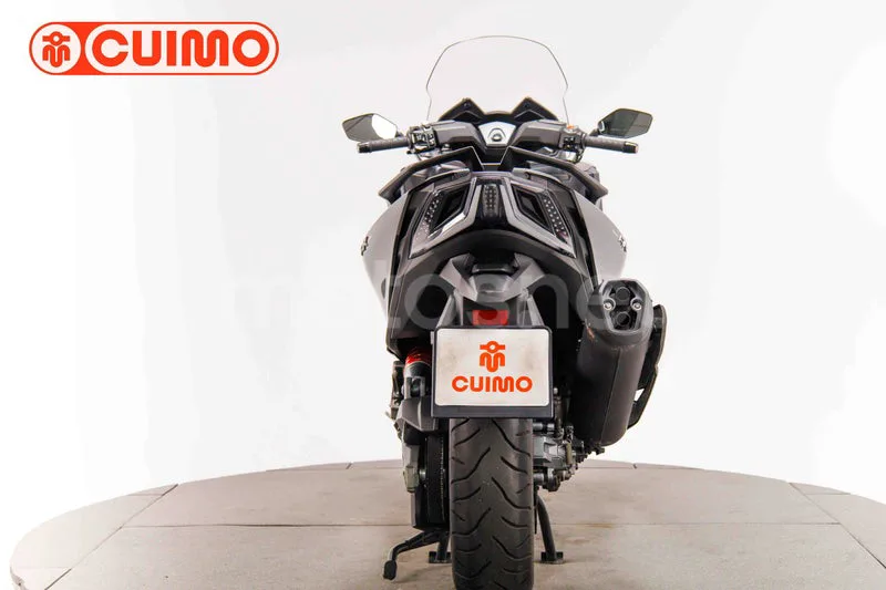 Kymco AK 550 - Vista 6