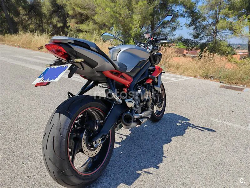 Triumph Street Triple R - Vista 3