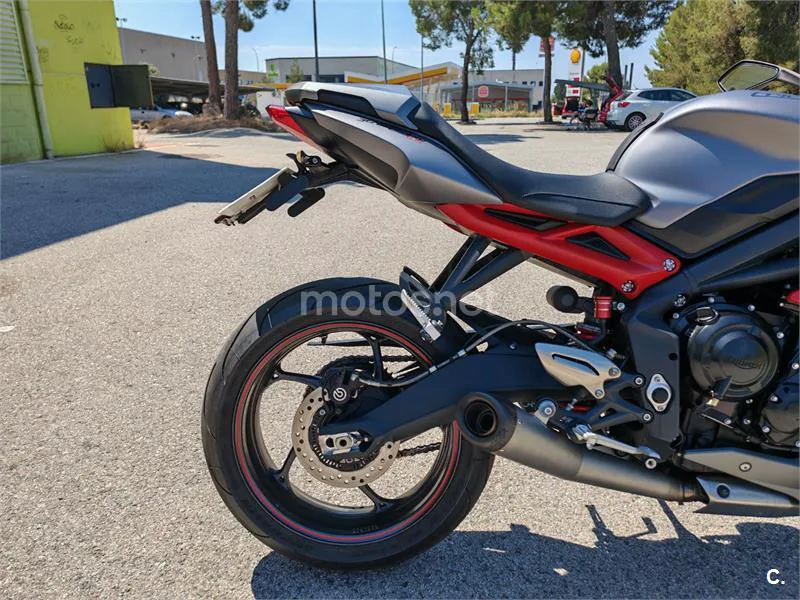 Triumph Street Triple R - Vista 4