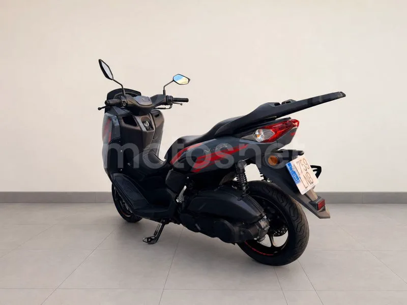 Yamaha NMAX - Vista 11