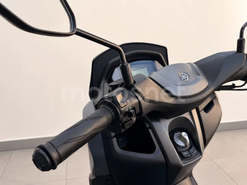 Yamaha NMAX - Vista 13