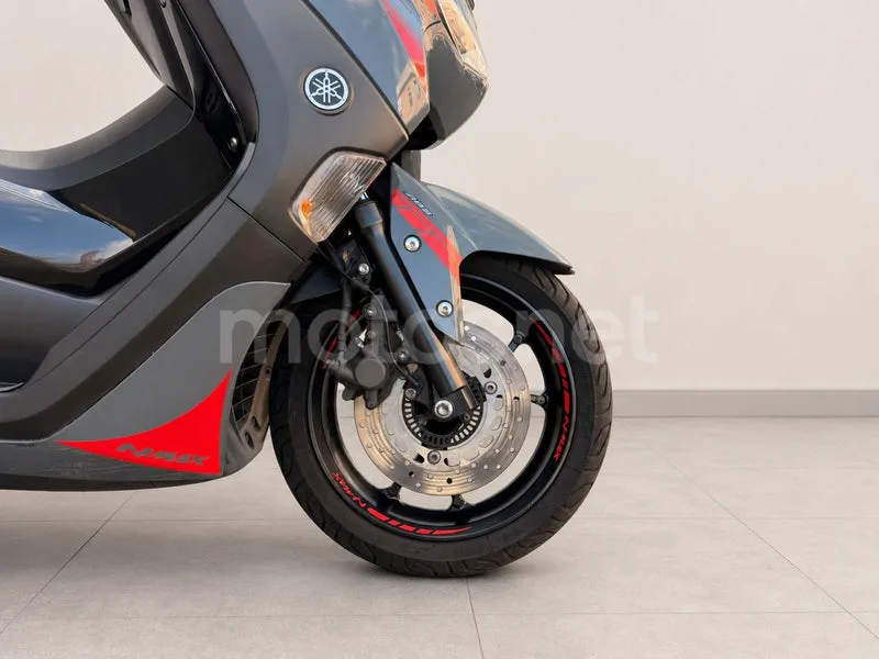 Yamaha NMAX - Vista 4