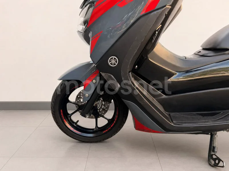 Yamaha NMAX - Vista 9