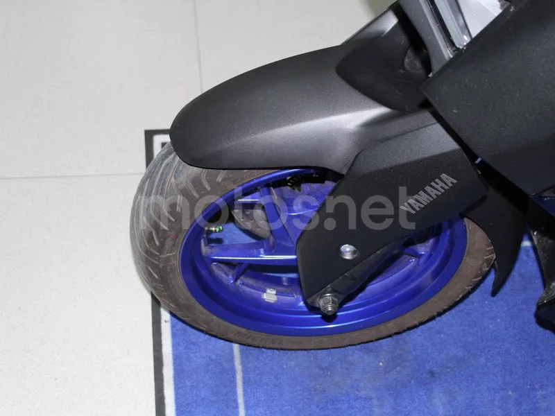 Yamaha XMAX 125 - Vista 11