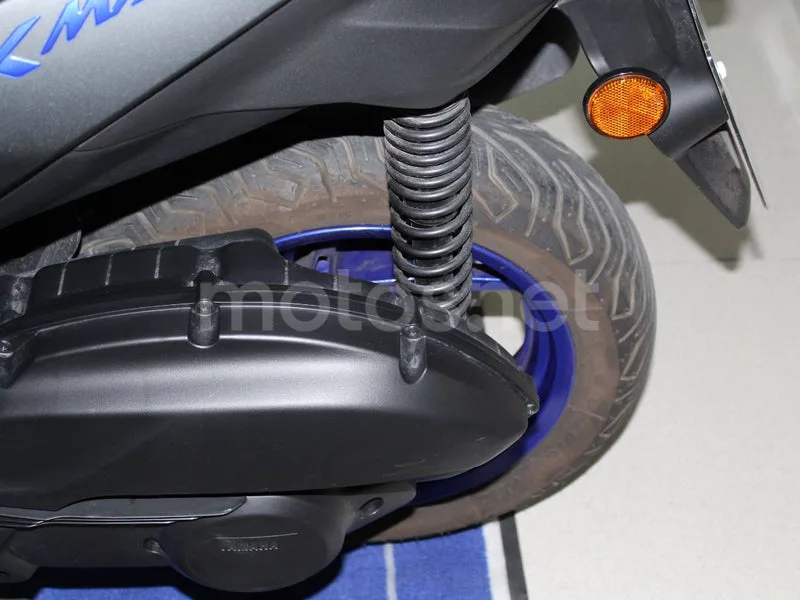 Yamaha XMAX 125 - Vista 12