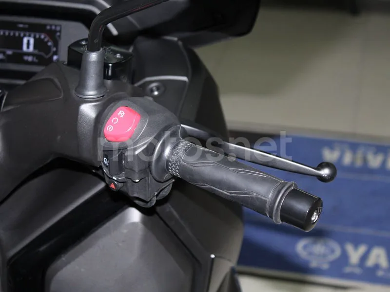 Yamaha XMAX 125 - Vista 8