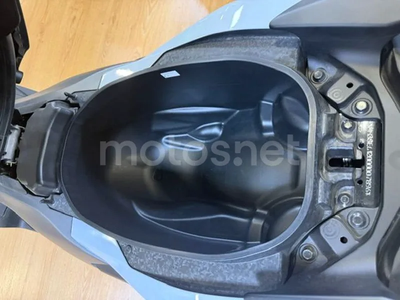 Yamaha NMAX - Vista 7